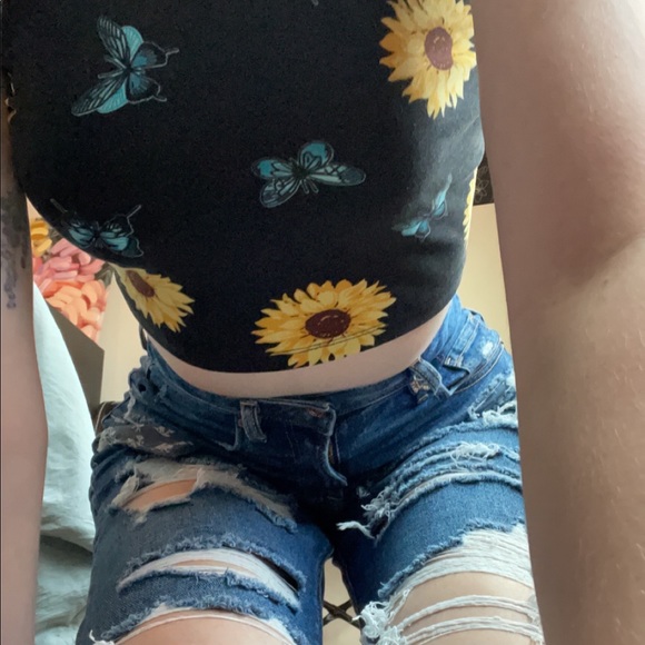 Meet your Posher, Liz - Picture 2 of 8